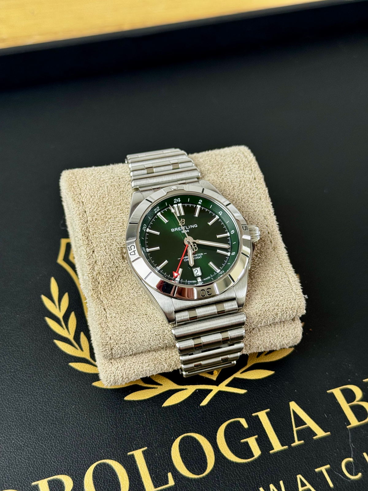 Breitling Chronomat GMT 40 Green Dial A32398101L1A1 2024 Full Set Box & Papers image 3