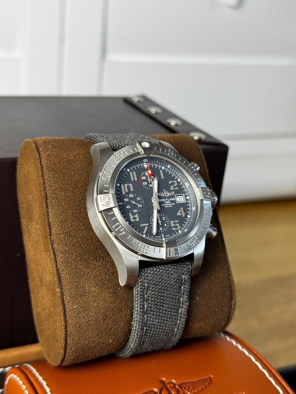 Breitling Avenger Bandit Chrono 45mm Titanium E13383 2016 Full Set + Warranty image 3