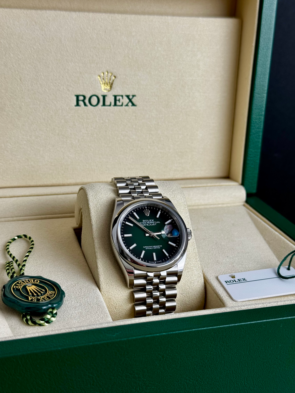 Rolex Datejust 36 Green Ombre Dial Jubilee Bracelet 126200 | 2026 | Full Set image 5
