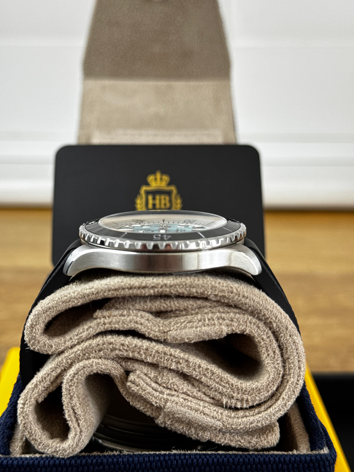 Breitling Superocean Auto 44 Turquoise Dial A17376| 2022| Full Set Box & Papers image 10