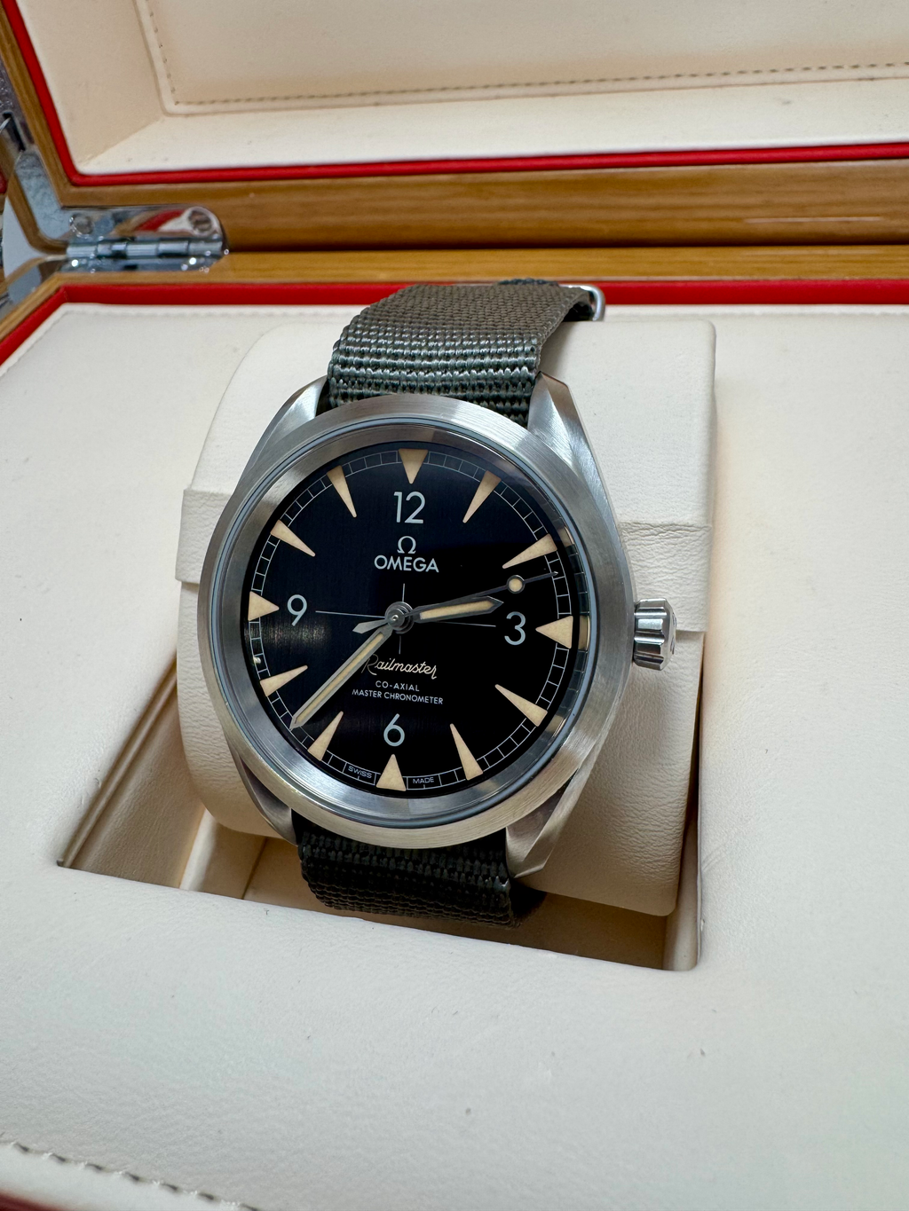 Omega Railmaster Co-Axial Master Chrono | 40mm | 2020 | Full Set | Mint Cond.