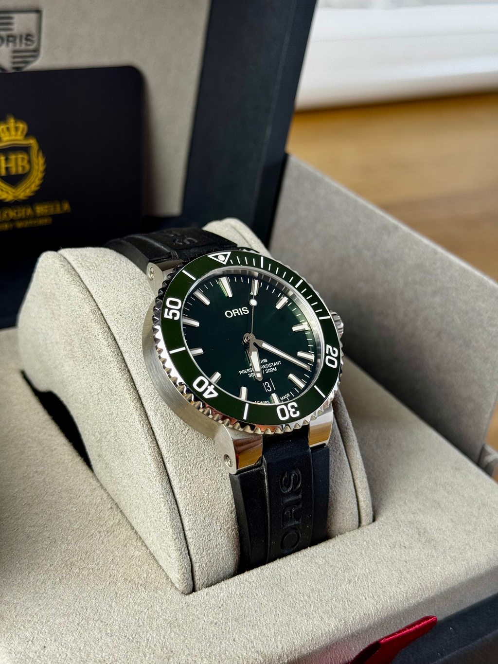 Oris Aquis Date Diver Automatic image 3