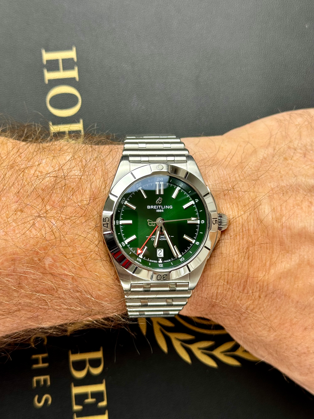 Breitling Chronomat GMT 40 Green Dial A32398101L1A1 2024 Full Set Box & Papers image 9