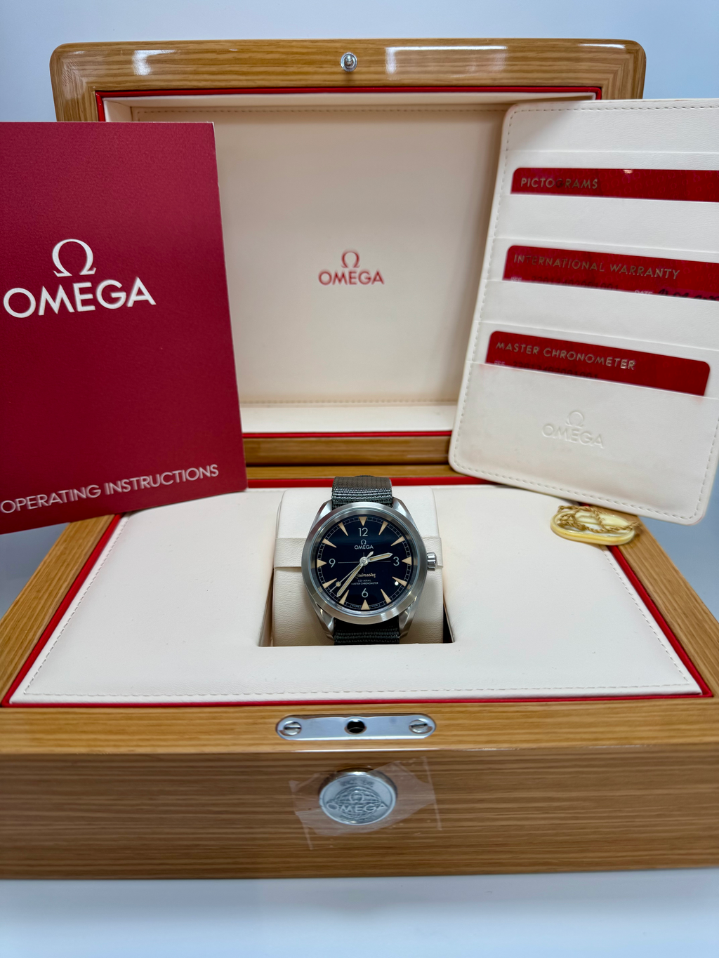 Omega Railmaster Co-Axial Master Chrono | 40mm | 2020 | Full Set | Mint Cond. image 3