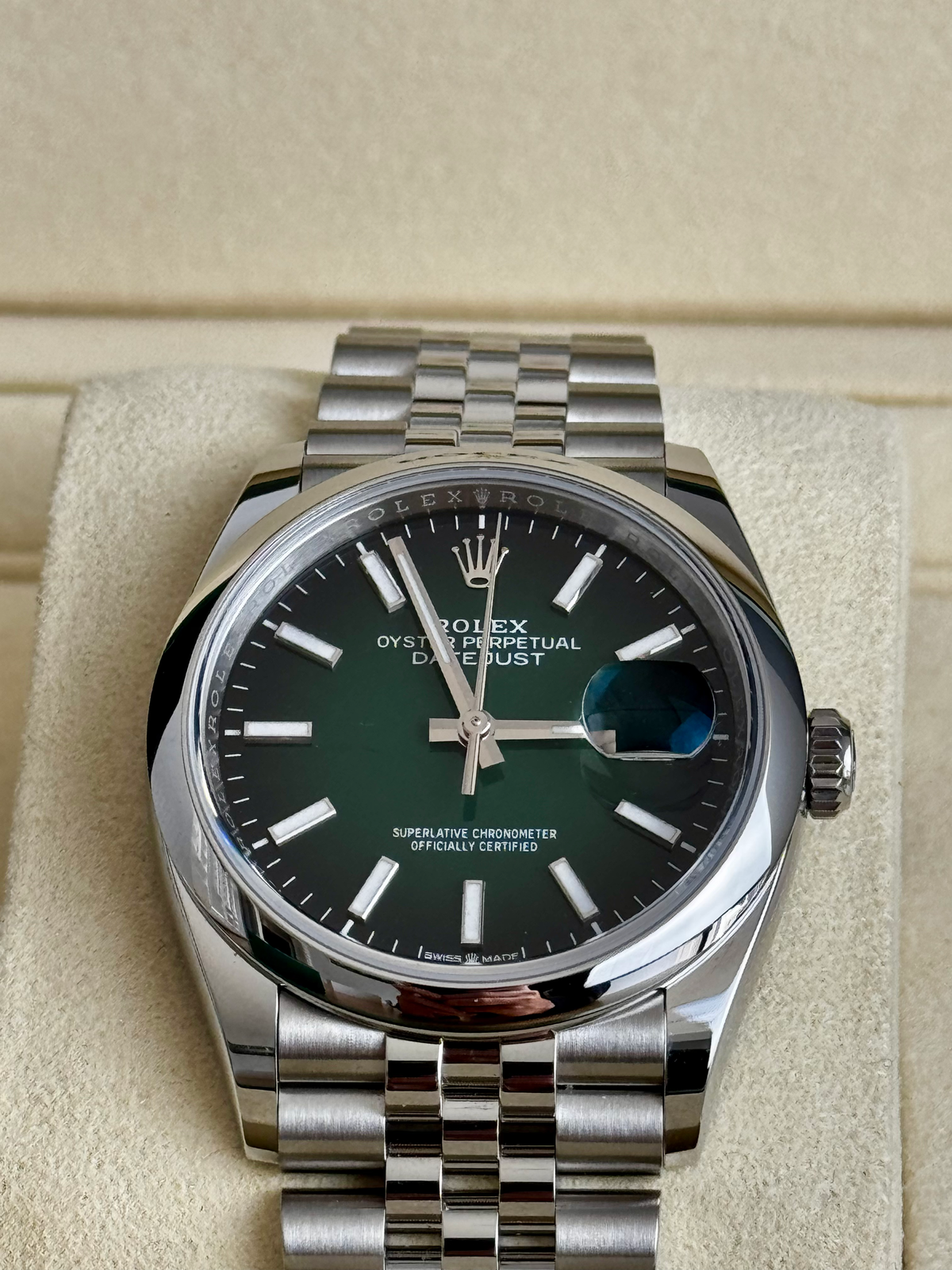 Rolex Datejust 36 Green Ombre Dial Jubilee Bracelet 126200 | 2026 | Full Set image 7