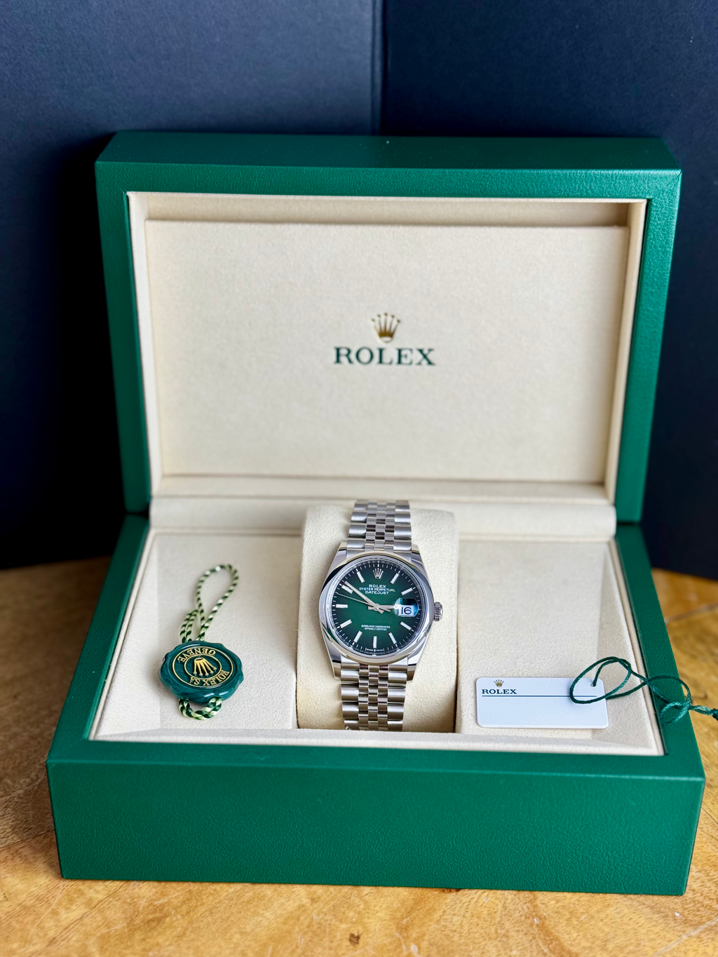Rolex Datejust 36 Green Ombre Dial Jubilee Bracelet 126200 | 2026 | Full Set image 10