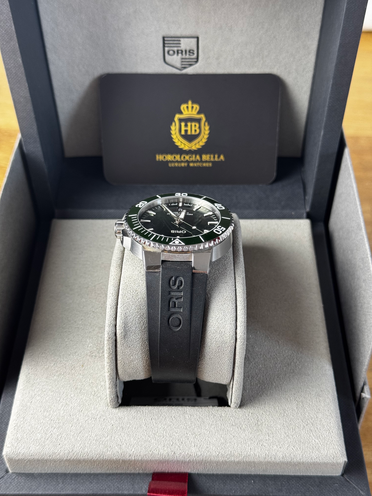 Oris Aquis Date Diver Automatic image 5